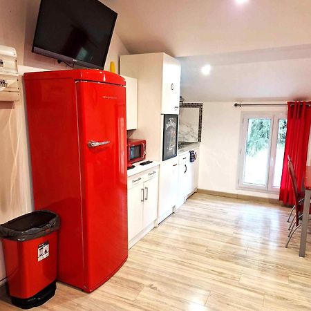 11 - Tres Joli 2 Pieces Tout Equipe Pour 1 A 5 Personnes, Vue Sur Parc Arbore, Parking Privatif Gratuit, Grand Fourgon Possible, Tout Le Linge De Maison Est Fourni Razac-sur-lʼIsle Exterior foto