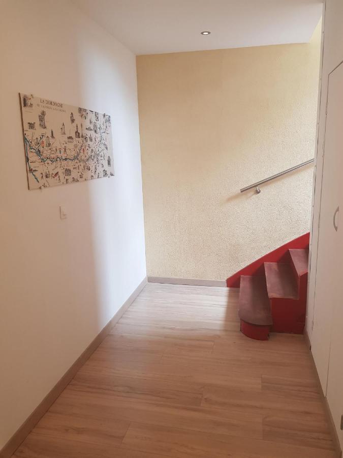 11 - Tres Joli 2 Pieces Tout Equipe Pour 1 A 5 Personnes, Vue Sur Parc Arbore, Parking Privatif Gratuit, Grand Fourgon Possible, Tout Le Linge De Maison Est Fourni Razac-sur-lʼIsle Exterior foto